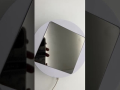 Des feuilles d'acier inoxydable de couleur noire...