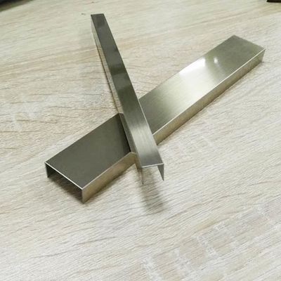 Bon prix Grade 304 316L 201 Or Argent Or Rose Couleur U Forme Bande De Garniture En Acier Inoxydable Pour Partition De Carreaux en ligne
