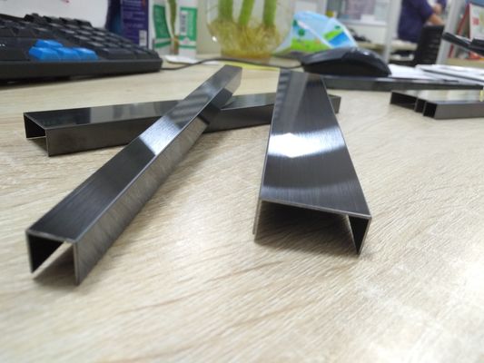 Bon prix En or en forme de U, en acier inoxydable, bandes de garniture, rembourrage, décoration de salle de bain ancienne en ligne