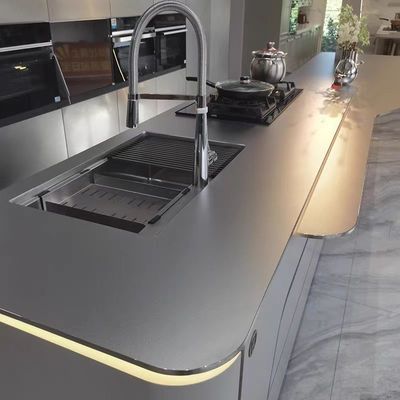 Personnalisé 316L ligne de cheveux brossé en relief surface de perles de soufflage feuilles d'acier inoxydable finition 304 bord rond bureau de cuisine