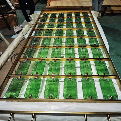 Bon prix Conception personnalisée en acier inoxydable Verte verre cristallin Salle de séjour Entrée Foyer Partie écran en ligne