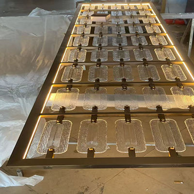 Bon prix Rose Gold White Crystal 304 Stainless Steel Partition For Restaurant Decoration With Light en ligne