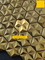 Mur hexagonal de fond d'autocollant de mur de salle de bains de Chambre de brique de mosaïque en métal d'or