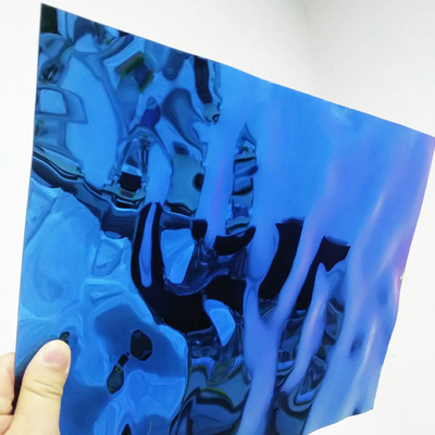 Feuille bleue d'acier inoxydable de couleur de miroir d'ondulation de l'eau pour la décoration de plafond