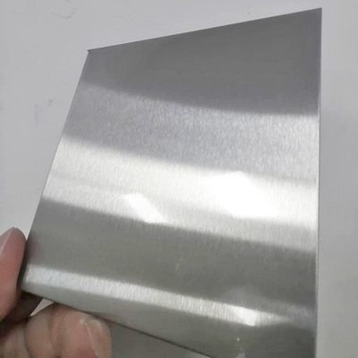 316L épaisseur de 1,2 mm surface de coiffure brossée feuilles d'acier inoxydable 304 NO.4 panneaux finis en acier inoxydable