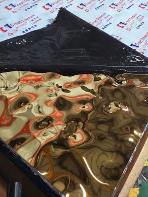 Bon prix feuille d'acier inoxydable d'ondulation de l'eau de Ti-or de miroir de 4X8feet 8K pour la décoration de plafond en ligne