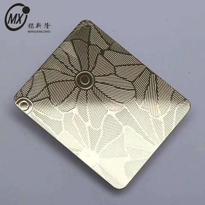 Bon prix Gravure en acier métallique 304 revêtu de revêtement PVD Quadrilatéral à différents motifs Diviseur en acier inoxydable 4*10FT en ligne