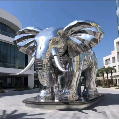 Exemple personnalisé Animal Elephant Rockery Lune 304 Peinture Boulangerie Vernis Sculpture 3D Miroir Polissage 316L Sculpture en acier inoxydable In Resort
