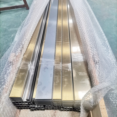 201 304 Bandes de garniture en acier inoxydable en forme de U noir or pour fond de mur pour la conception intérieure et extérieure