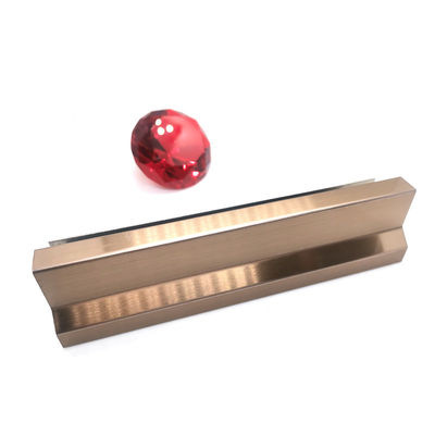 Bon prix Bandes de garniture en acier inoxydable SUS ASTM Champagne-or Bronze Gris pour la décoration de la construction hôtelière en ligne