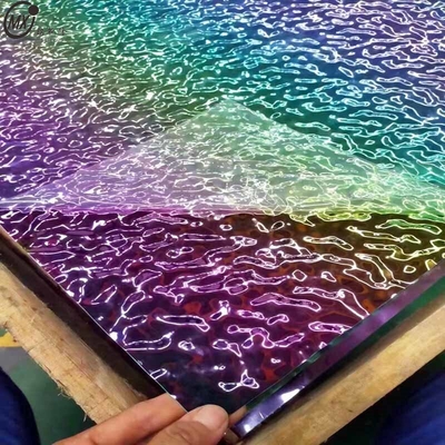 Tôle d'acier inoxydable décorative 8k à effet miroir ondulé de l'eau, de couleur différente