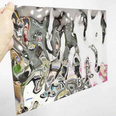 Bon prix Couleur 304 2MM Épaisseur miroir Argent en acier inoxydable Panneaux de feuille ondulée à l'eau en ligne