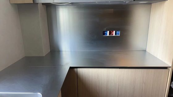 Bon prix Comptoir de cuisine en acier inoxydable 304 anti rayures avec robinet à eau en ligne