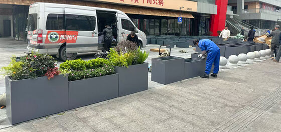 Bon prix Boîte de plantation auto-arrosée en acier inoxydable sur mesure avec système d'irrigation en ligne