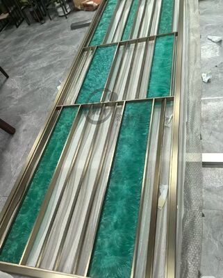 Diviseur de chambre en acier inoxydable à découpe laser moderne avec revêtement PVD Titane et miroir 8k polonais