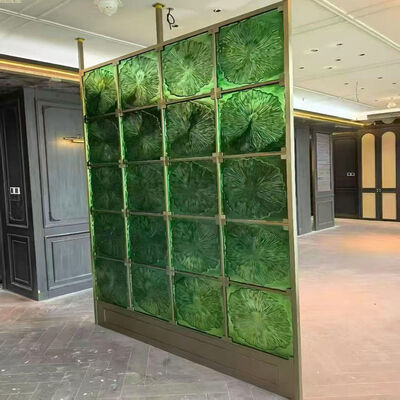 Bon prix Diviseur de pièce décoratif en verre émeraude de luxe en acier inoxydable pour projet d'intérieur de villa en ligne